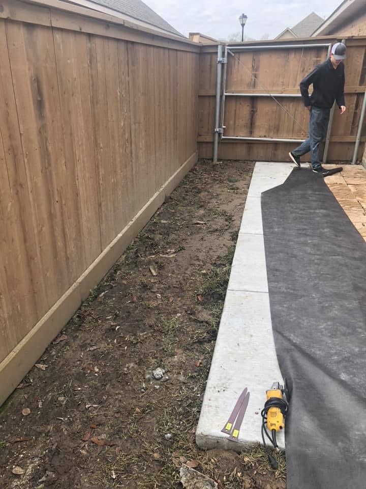 Bare side strip before rock-bed installation
